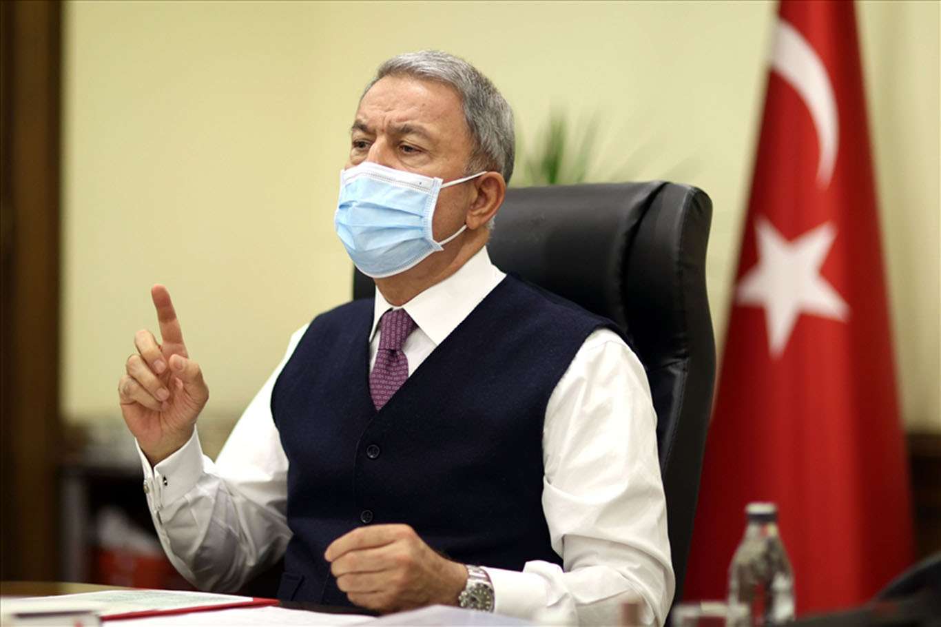 Bakan Akar video telekonferans yöntemiyle toplantı yaptı